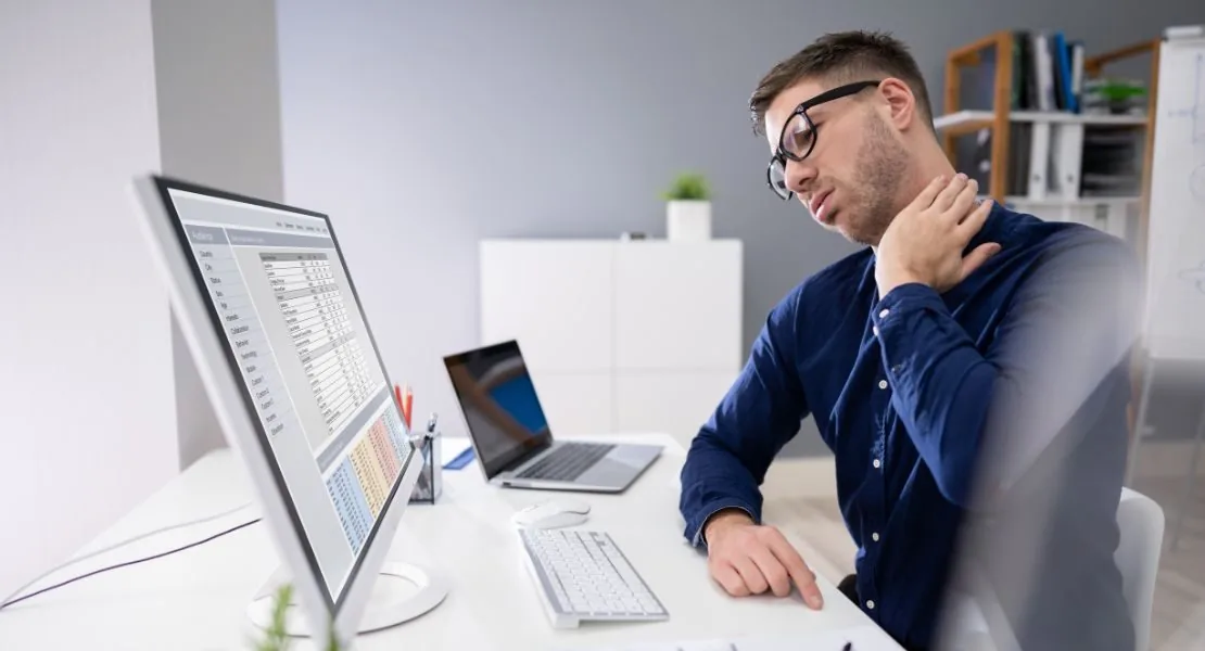Dor Miofascial no Ombro e Pescoço — Trabalho no Computador